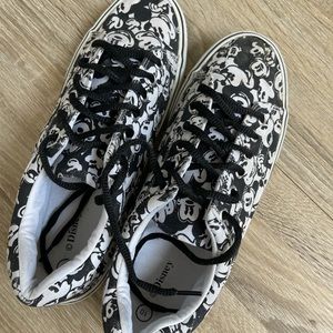Mickey sneakers size 10 good condition